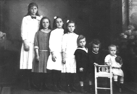 Kinderen Petrus Johannes Nuijten en Pieternella Maria Johanna van Keulen Kinderen Petrus Johannes Nuijten en Pieternella Maria Johanna van Keulen